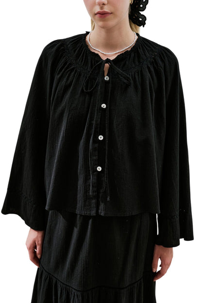 Kurze, strukturierte Bluse mit Stickerei, schwarz