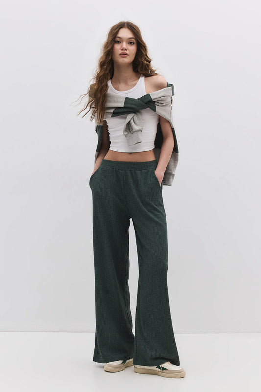 Bequeme Hose mit Struktur