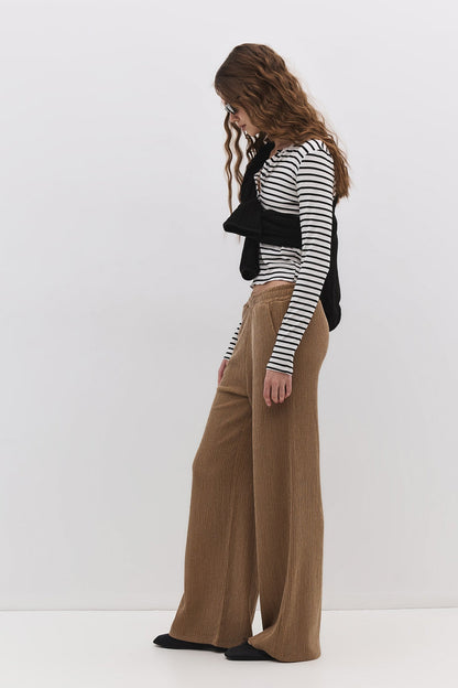 Bequeme Hose mit Struktur