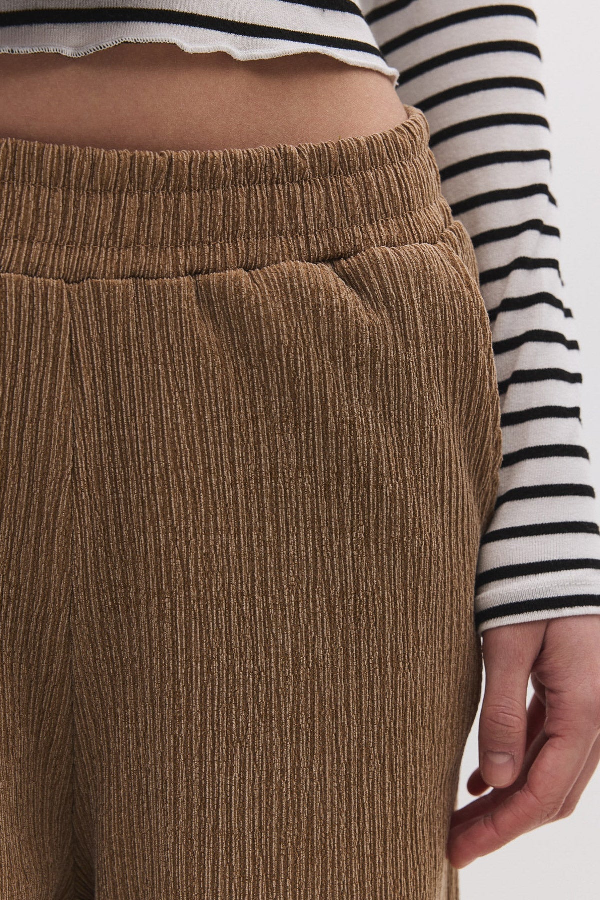 Bequeme Hose mit Struktur