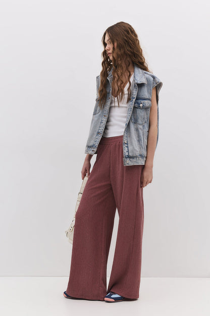 Bequeme Hose mit Struktur