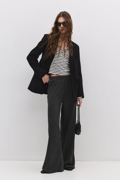 Bequeme Hose mit Struktur