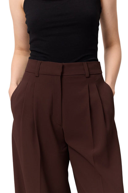 SCHWARZE FALTENHOSE
