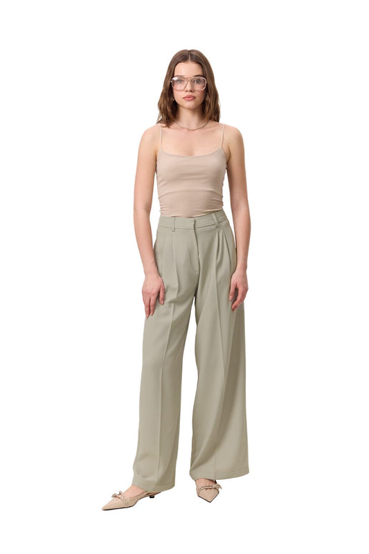 SCHWARZE FALTENHOSE