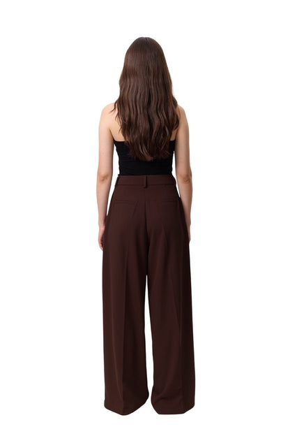 SCHWARZE FALTENHOSE