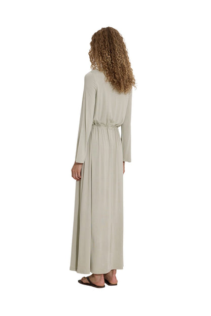 FLÜSSIGES LANGARMKLEID, SCHWARZ