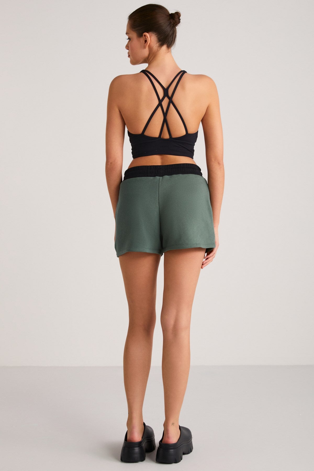 DOLERES Damen Bio Shorts