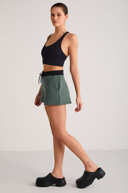 DOLERES Damen Bio Shorts