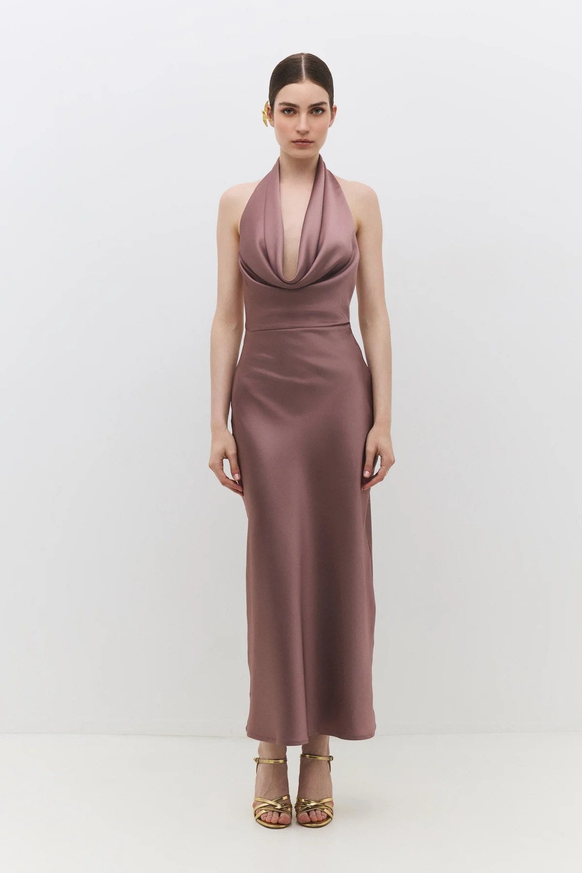 Drapiertes Satin-Maxikleid mit Neckholder