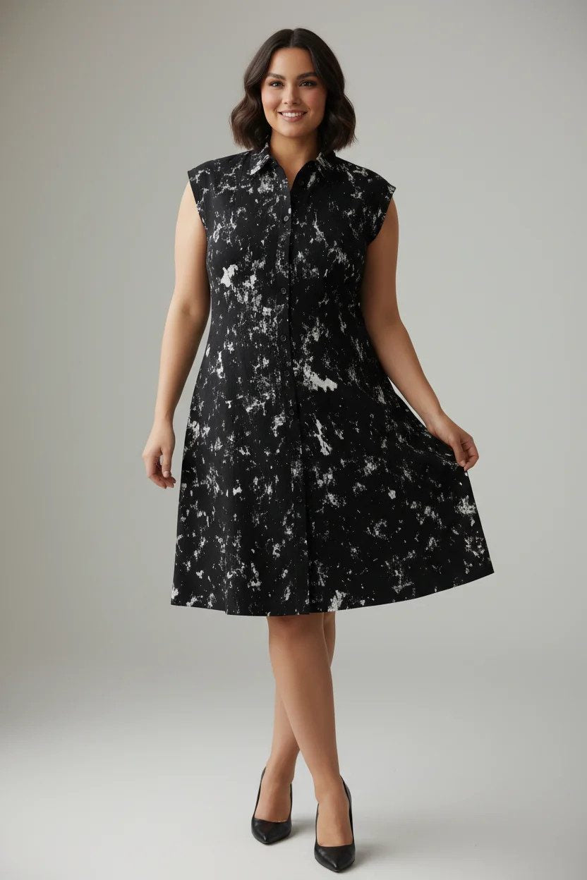 Ärmelloses, gemustertes Kleid mit Knopfdetails