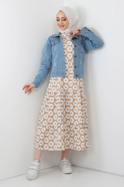 Denim-Jacke mit Knopfleiste  Denim-Jacken werden vorne mit Knopfverschluss getragen.