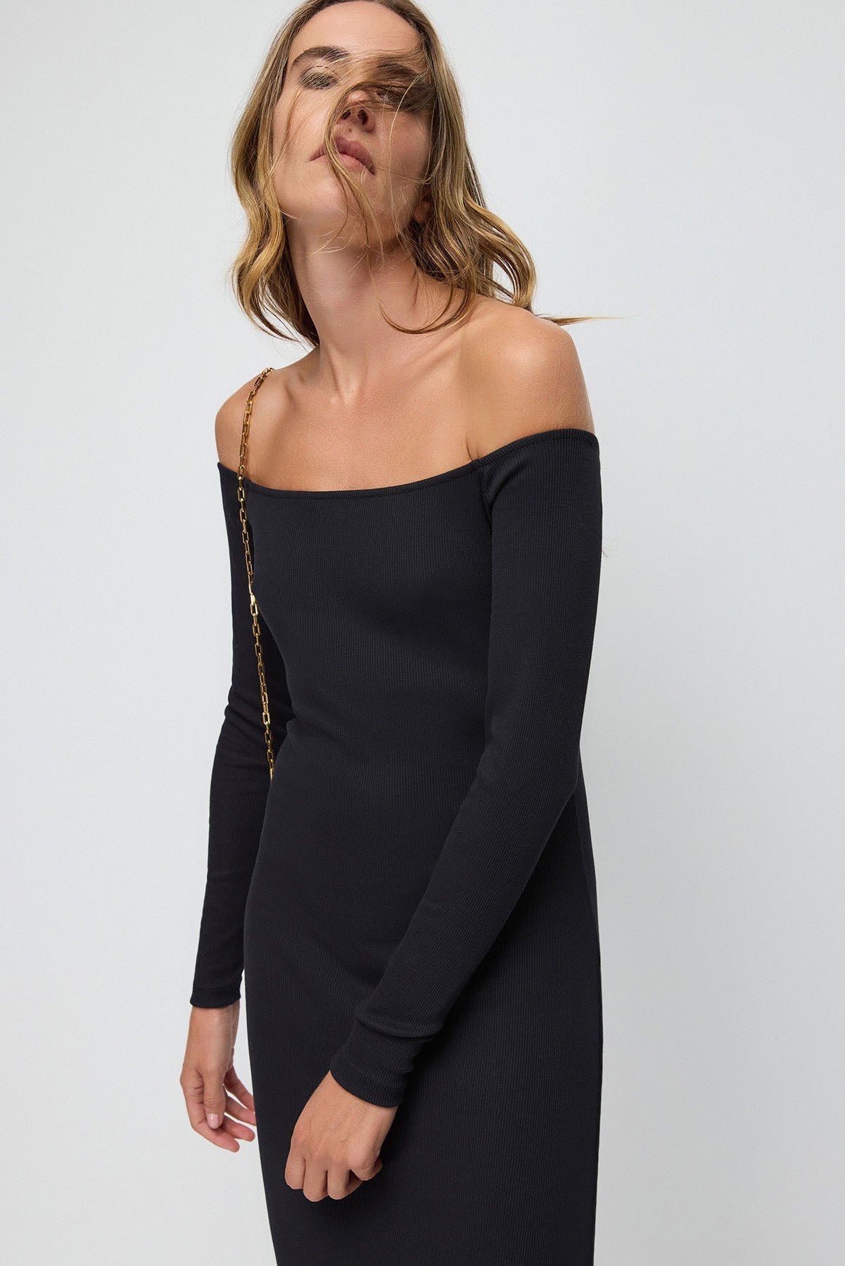 Schulterfreies Midikleid