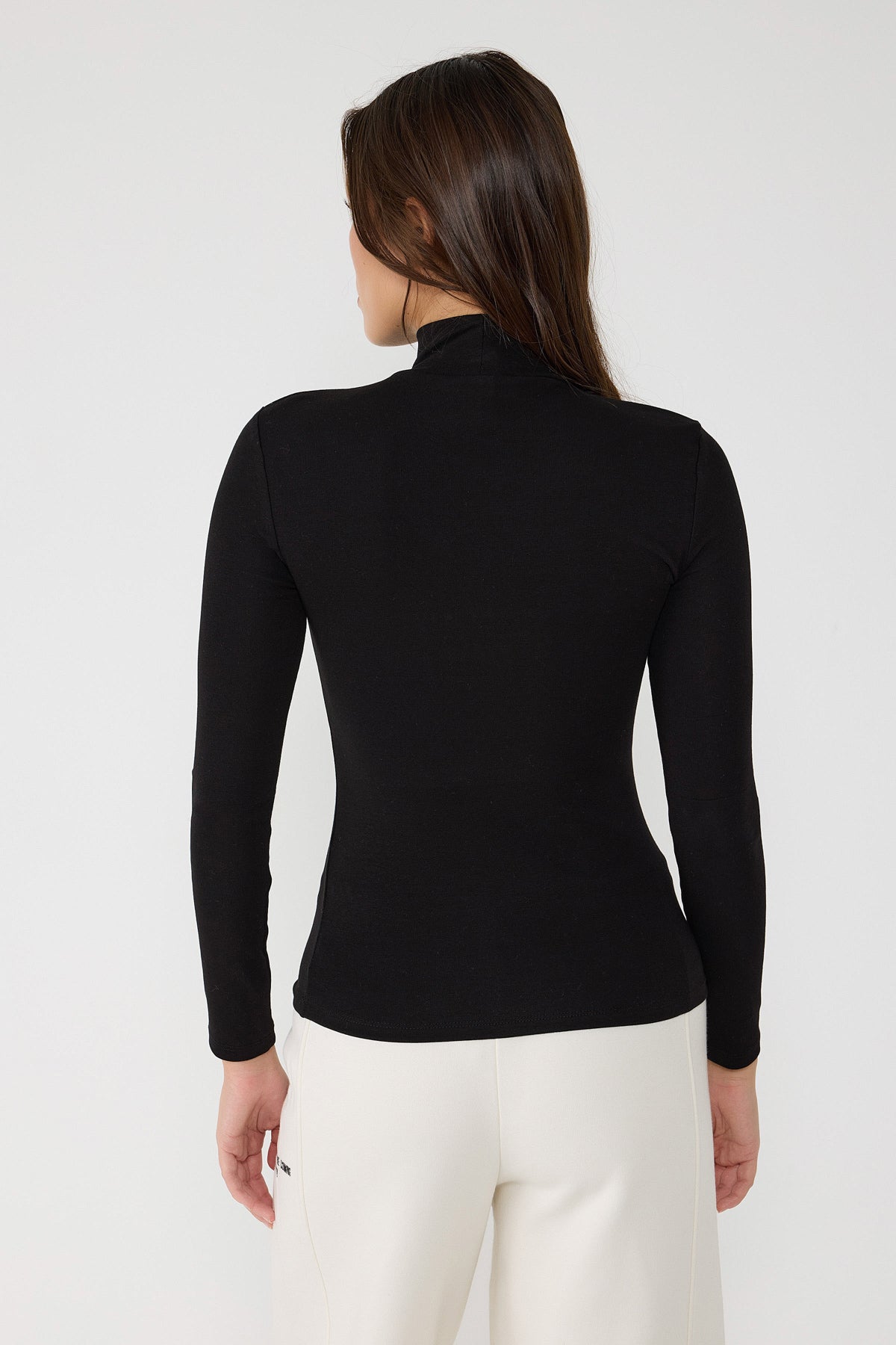 Rollkragenbluse mit langen Ärmeln