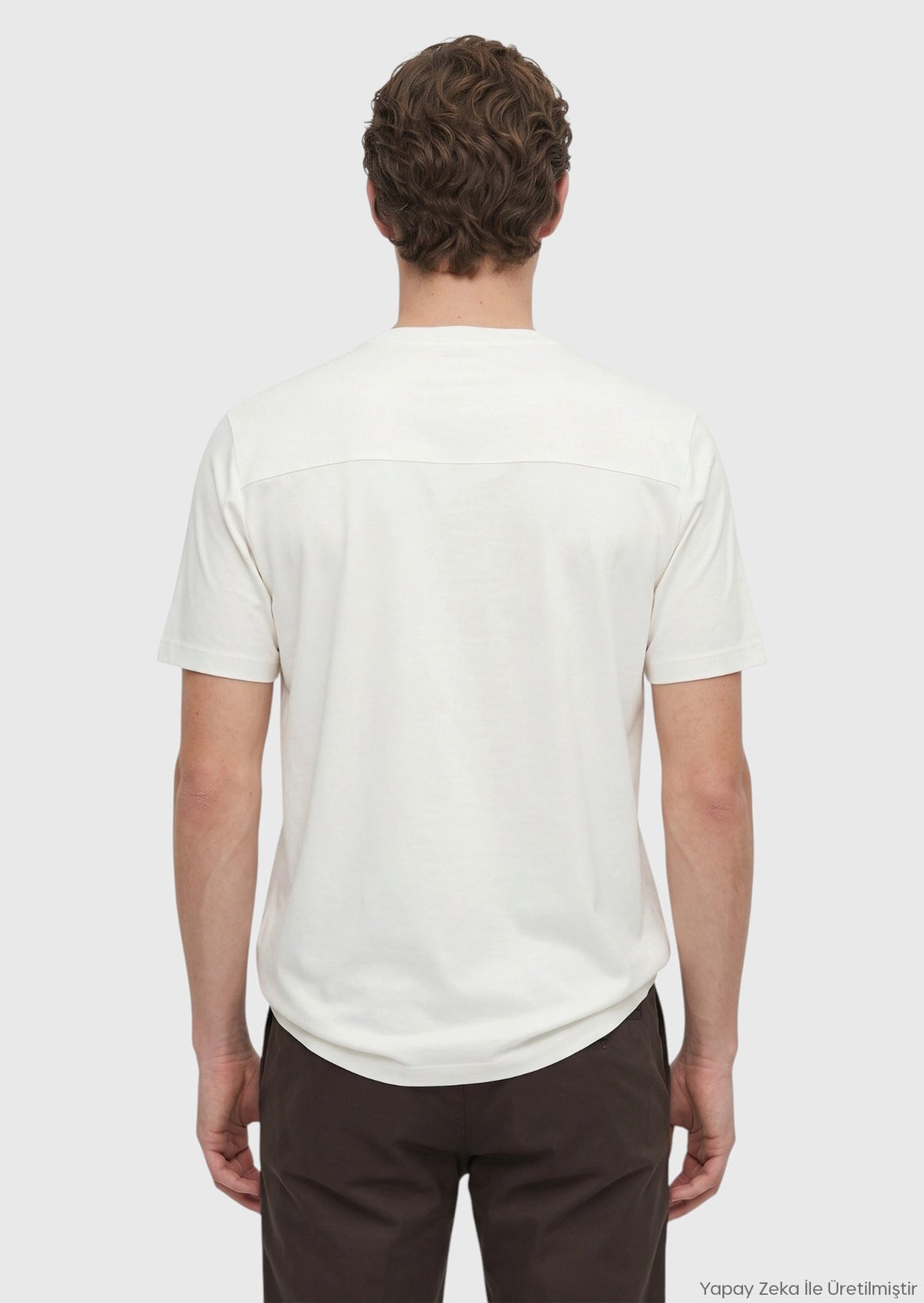 Einfaches T-Shirt mit Rundhalsausschnitt