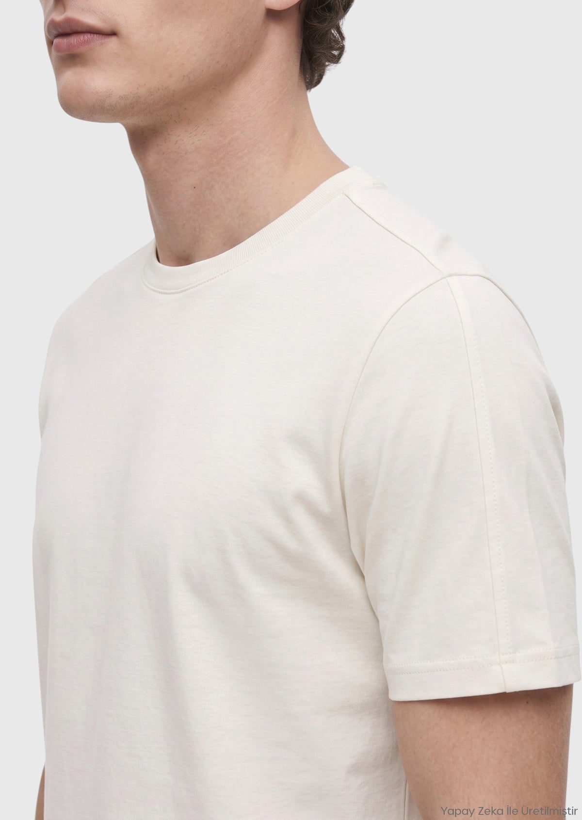 Einfaches T-Shirt mit Rundhalsausschnitt