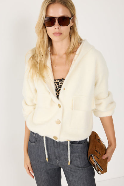 Strickjacke mit Knopfdetails und Taschen