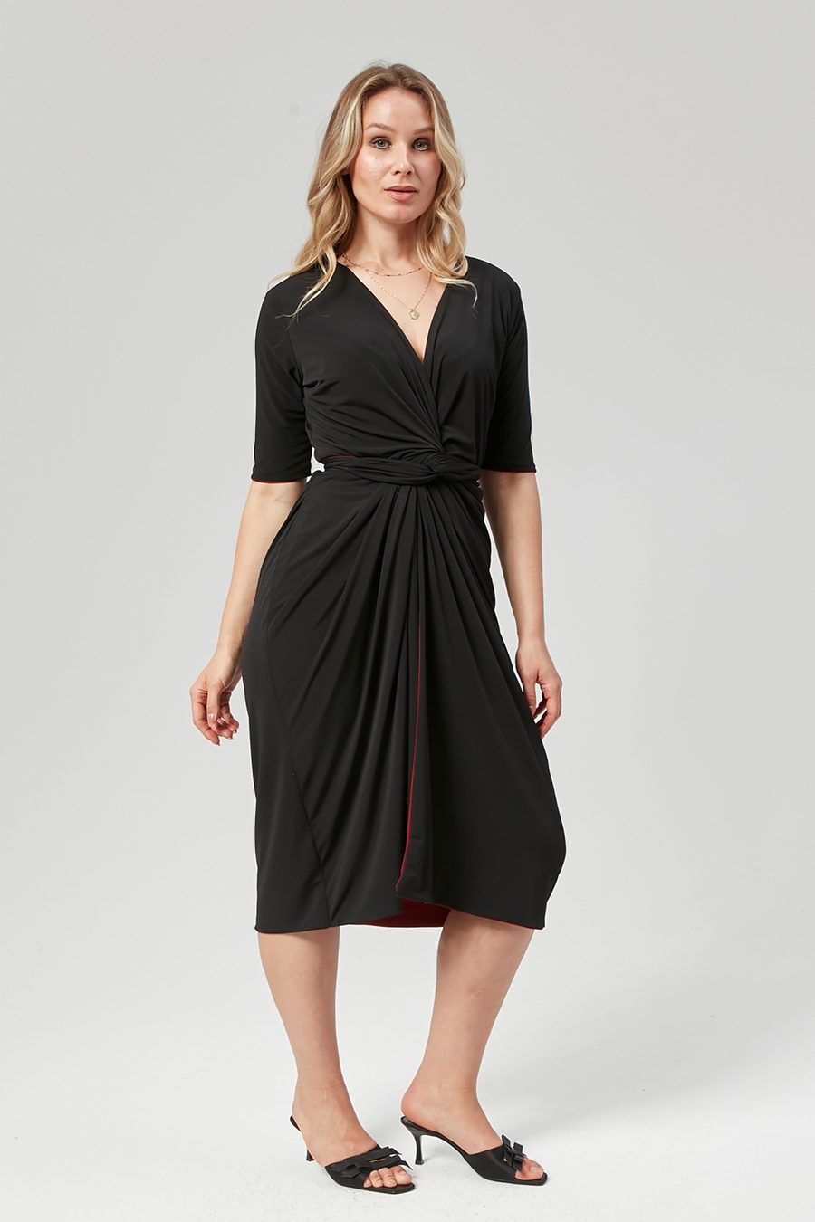 Vier in einem Kleid