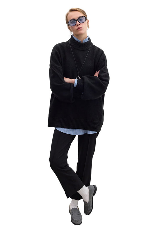 Ella Schwarzer Pullover