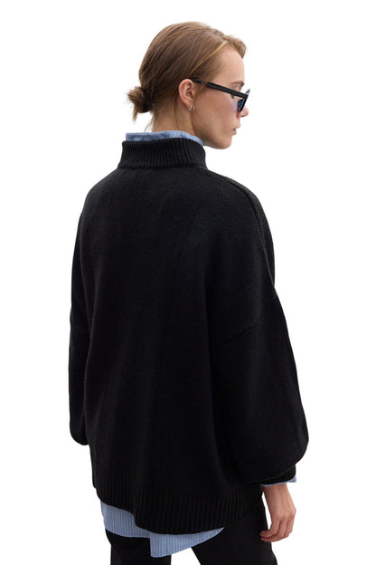 Ella Schwarzer Pullover