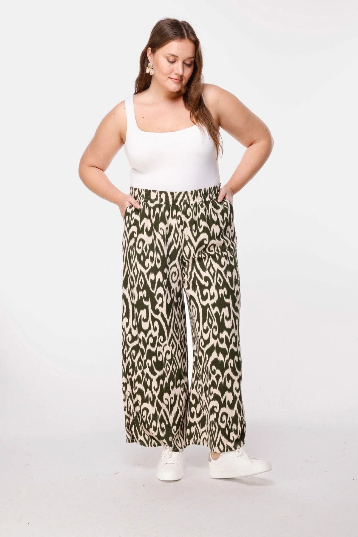 Weite Hose mit Ethno-Muster
