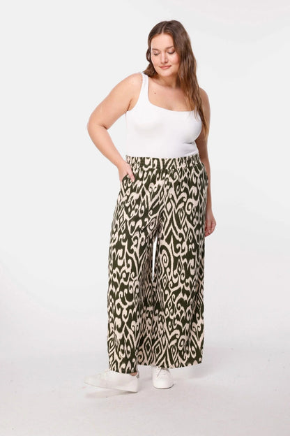 Weite Hose mit Ethno-Muster