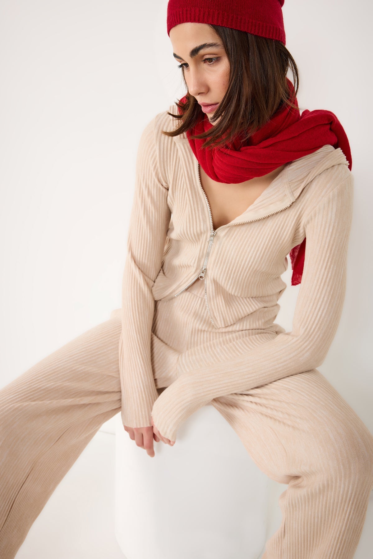 Kapuzenstrickjacke mit Reißverschluss