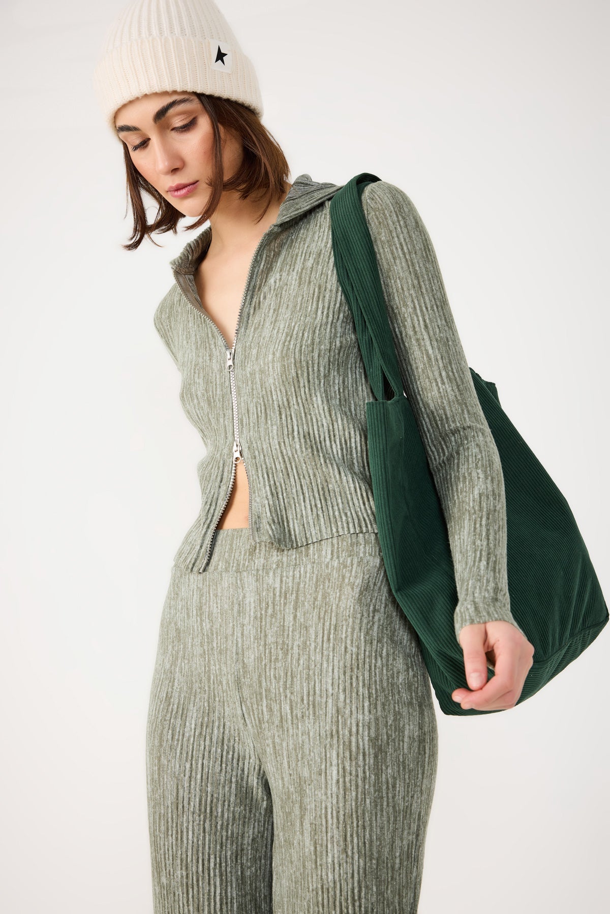Kapuzenstrickjacke mit Reißverschluss