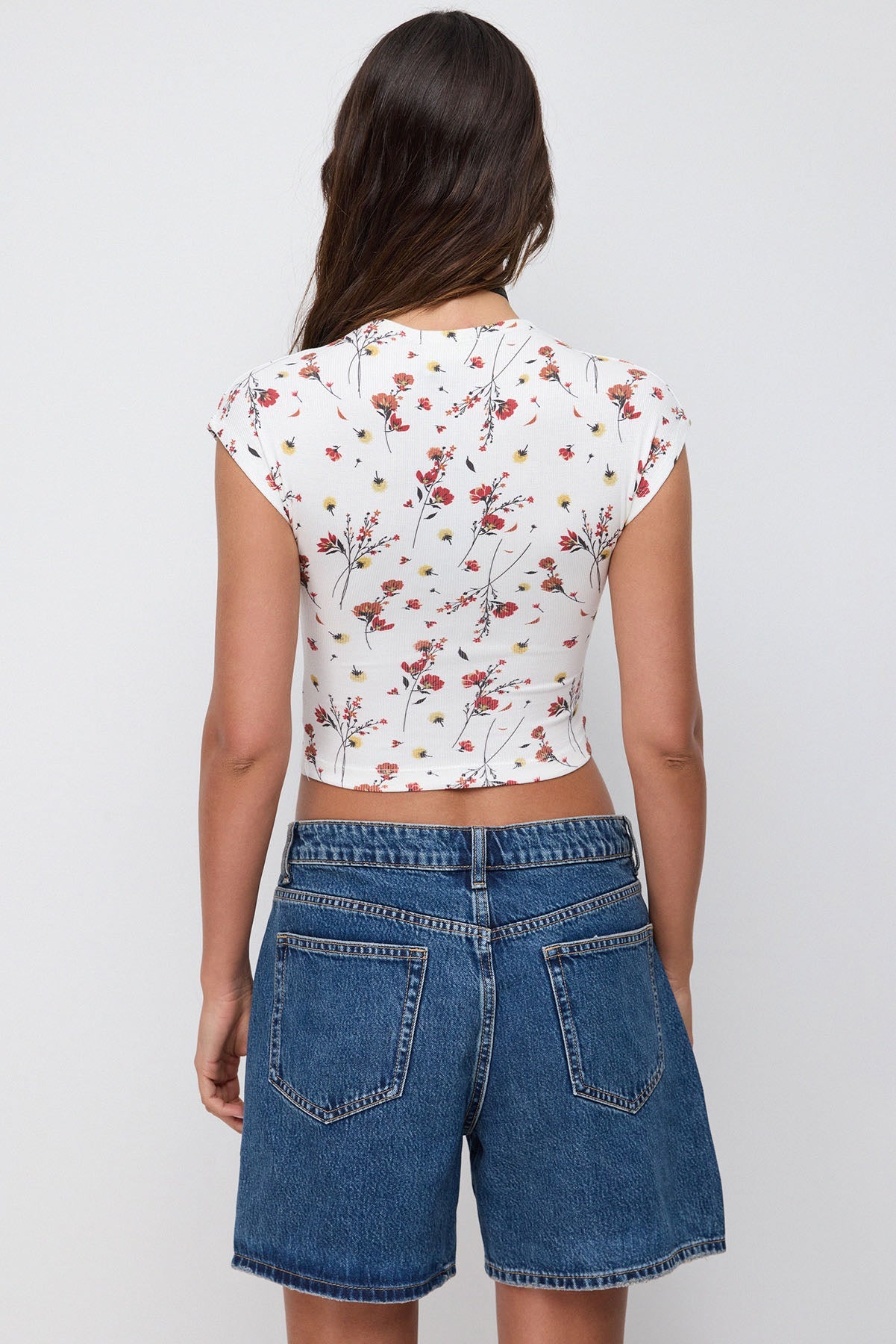 Basic Crop-Bluse mit Blumenmuster