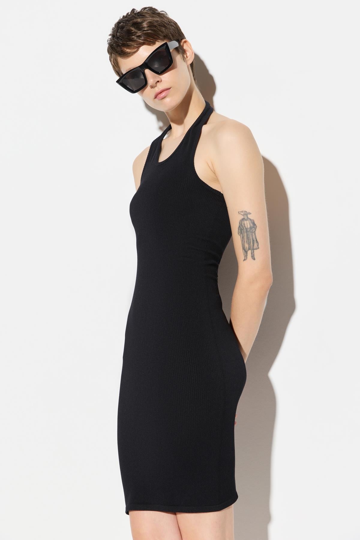 Ärmelloses kurzes Kleid