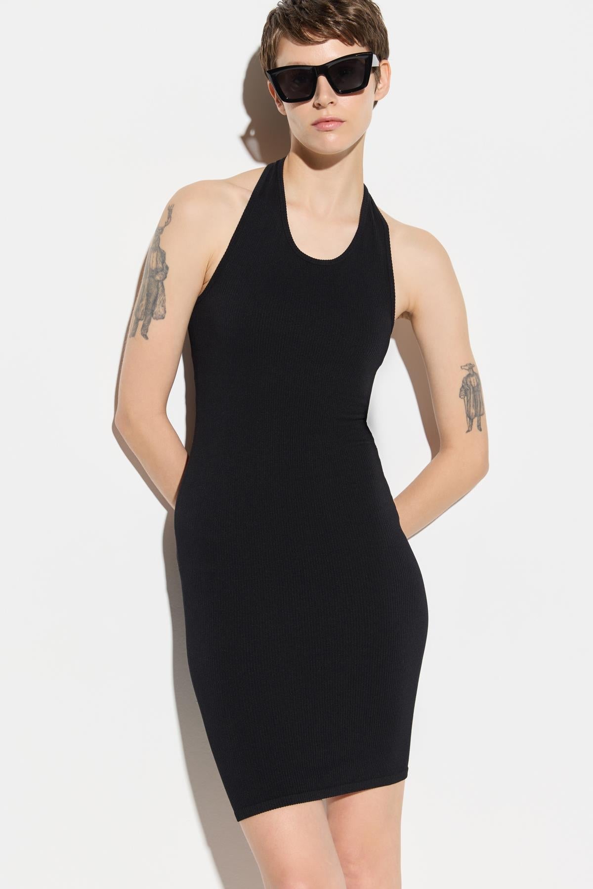 Ärmelloses kurzes Kleid