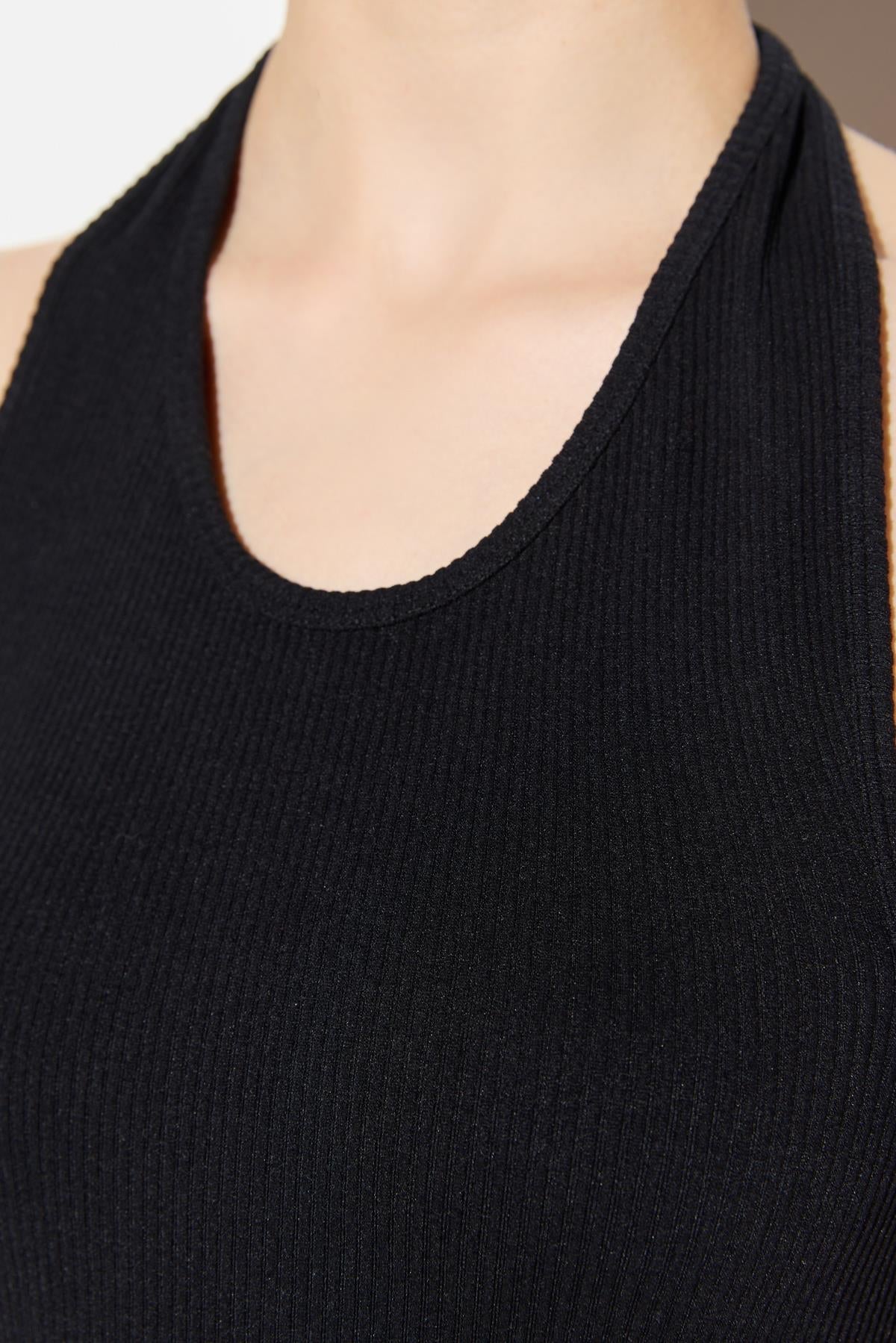 Ärmelloses kurzes Kleid