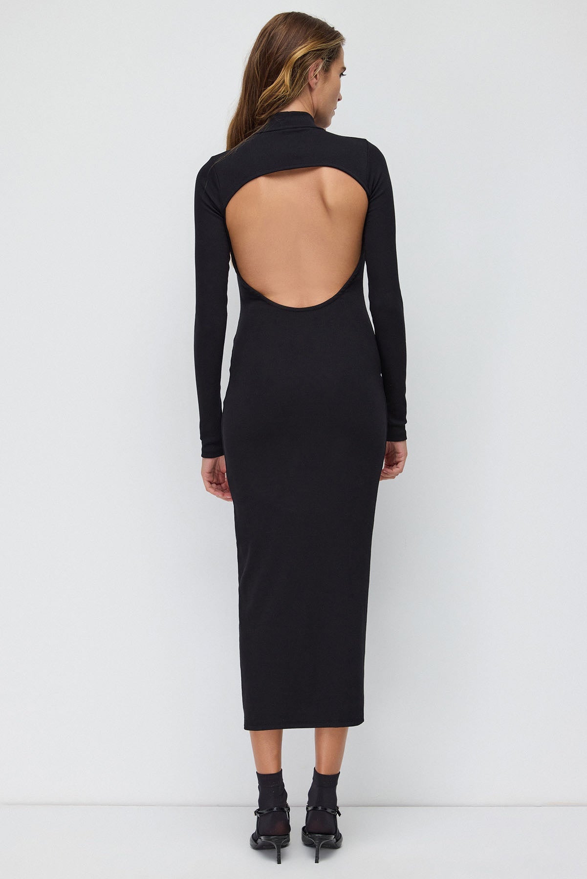 Midikleid mit rückenfreiem Design