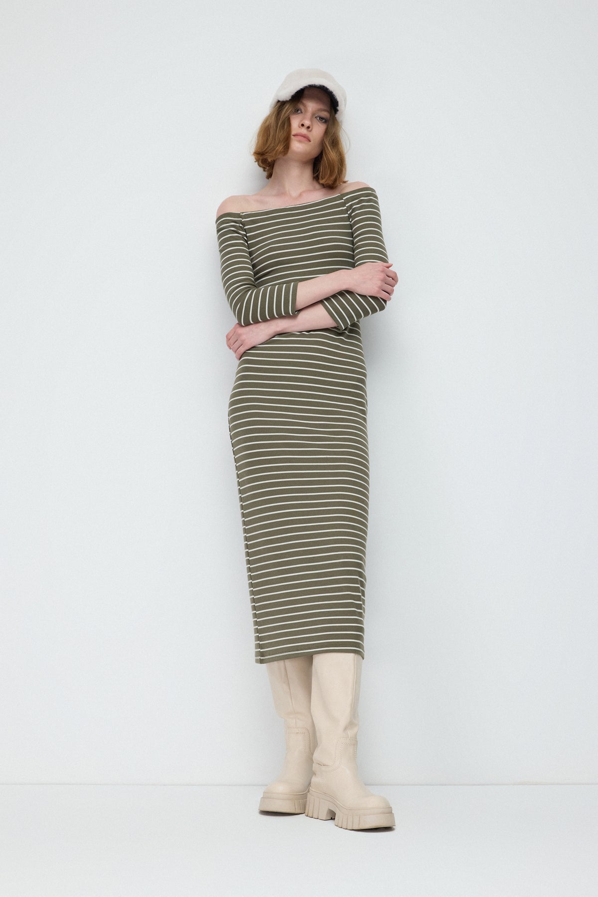 figurbetontes gestreiftes Kleid
