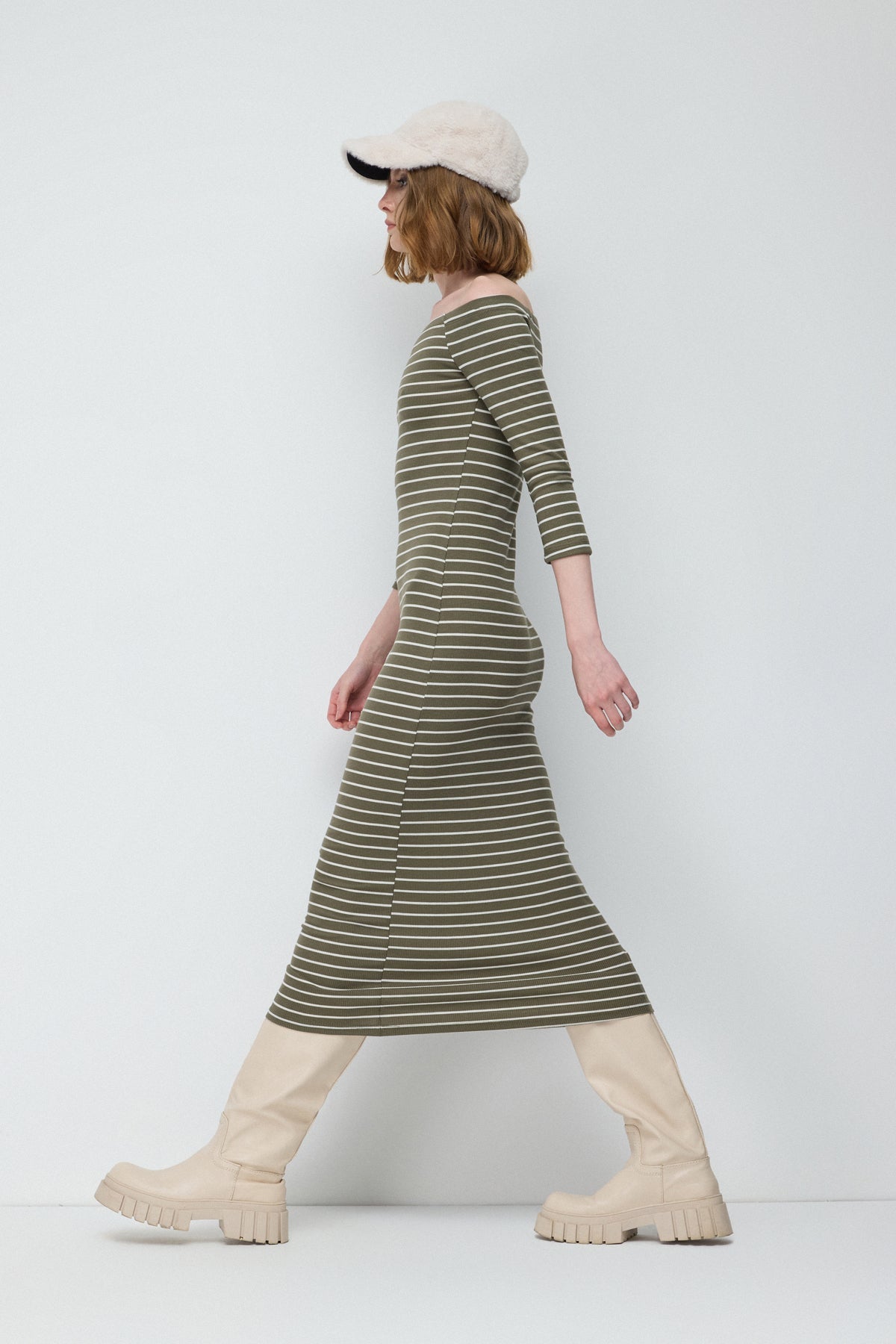 figurbetontes gestreiftes Kleid