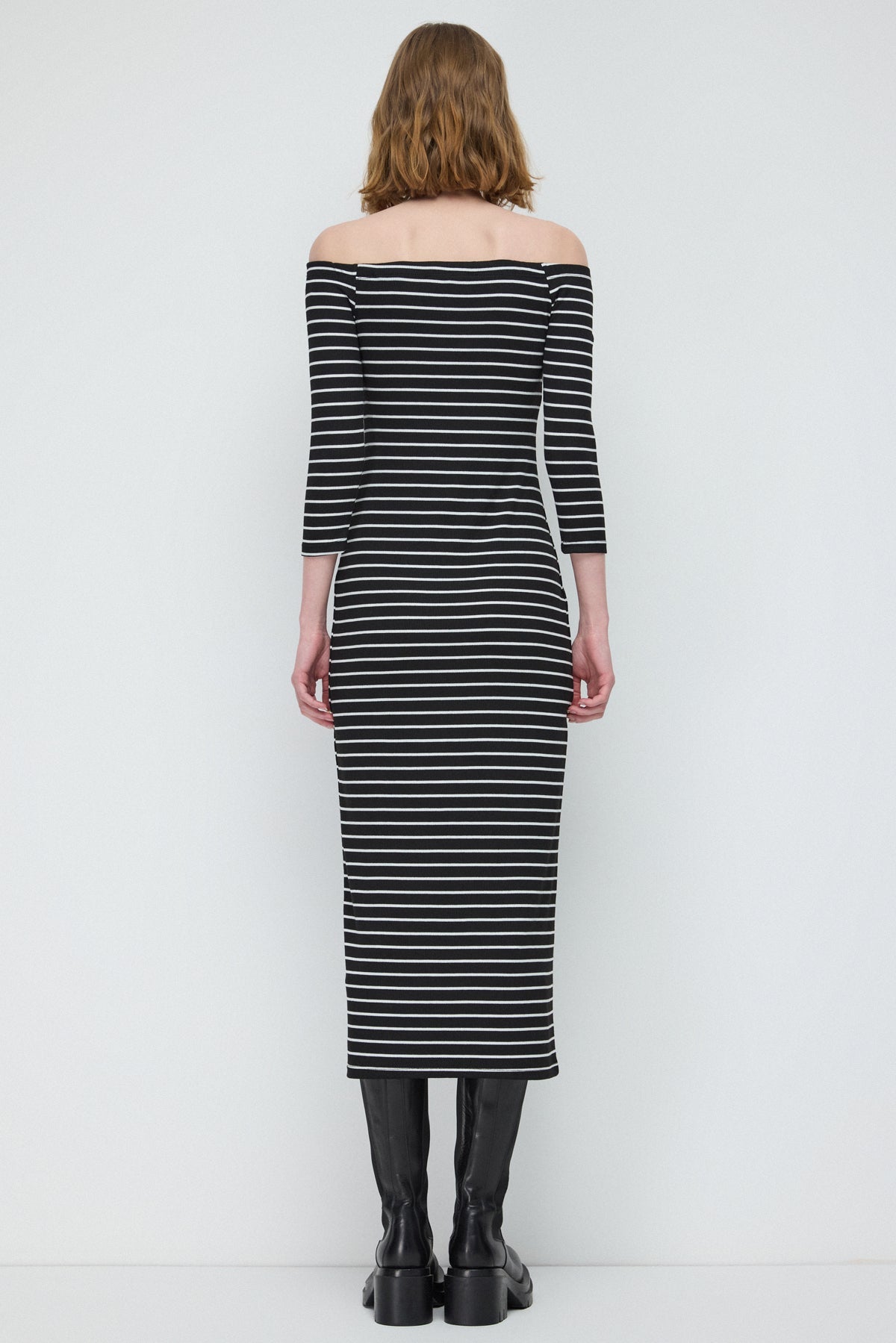 figurbetontes gestreiftes Kleid