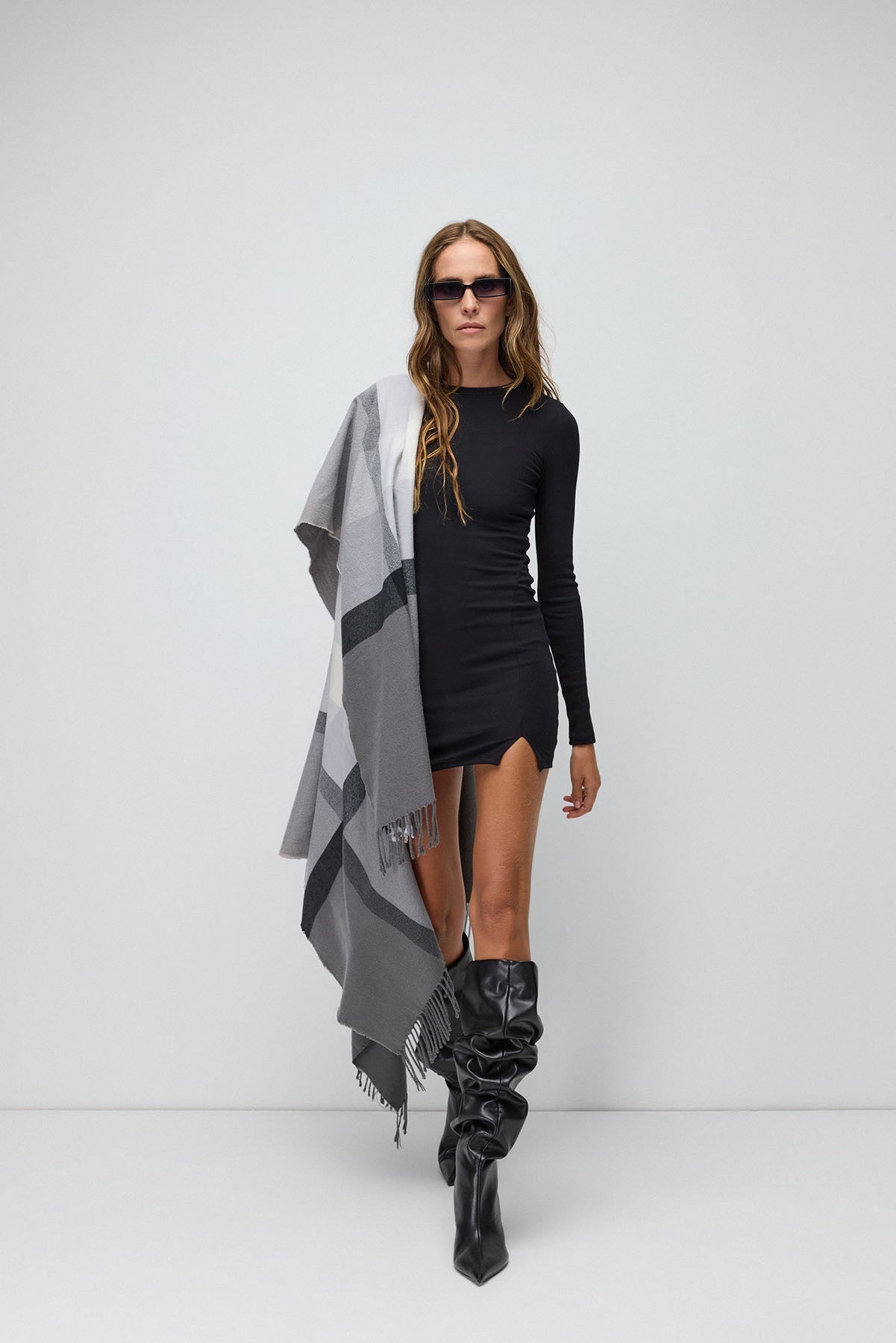 Minikleid mit Schlitz