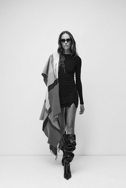 Minikleid mit Schlitz