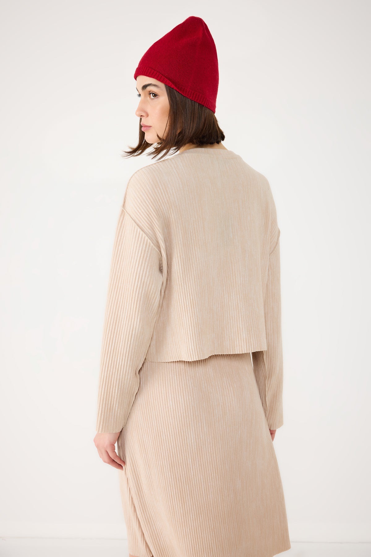 Geripptes Crop-Top mit V-Ausschnitt