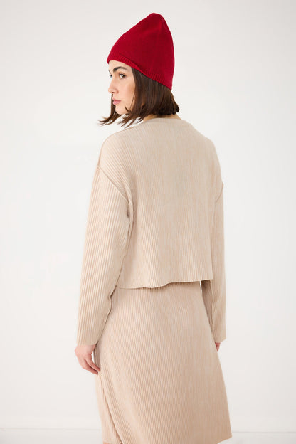 Geripptes Crop-Top mit V-Ausschnitt