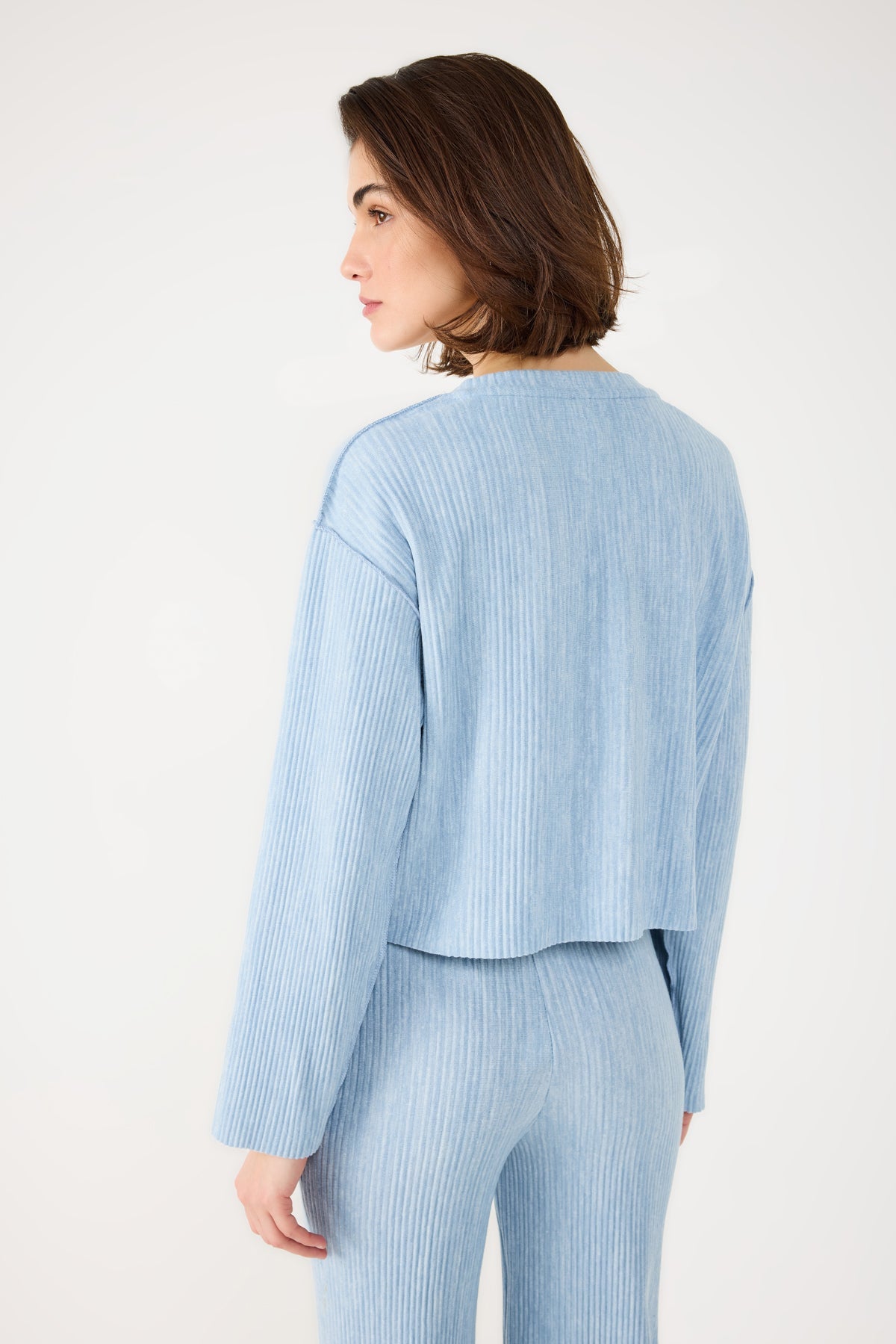 Geripptes Crop-Top mit V-Ausschnitt