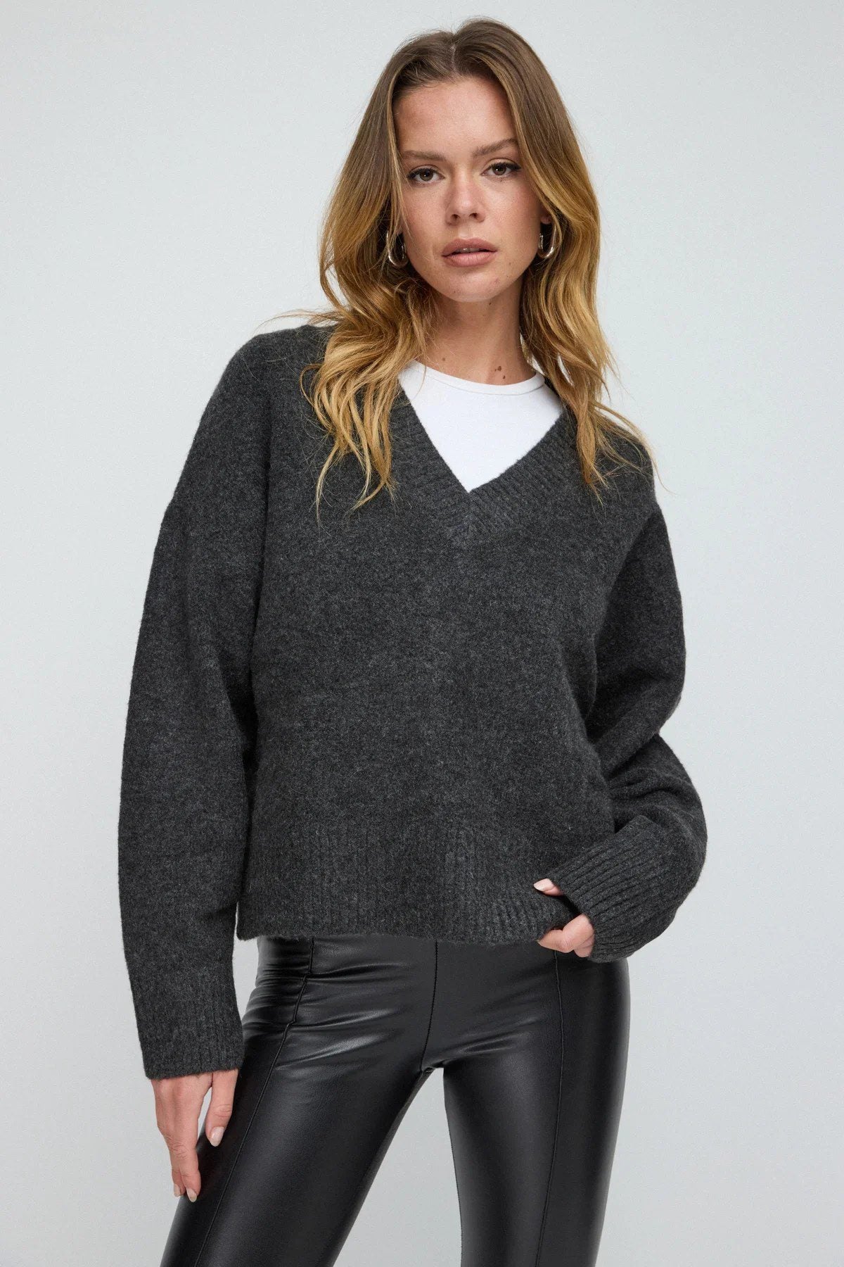 Langarmpullover mit V-Ausschnitt