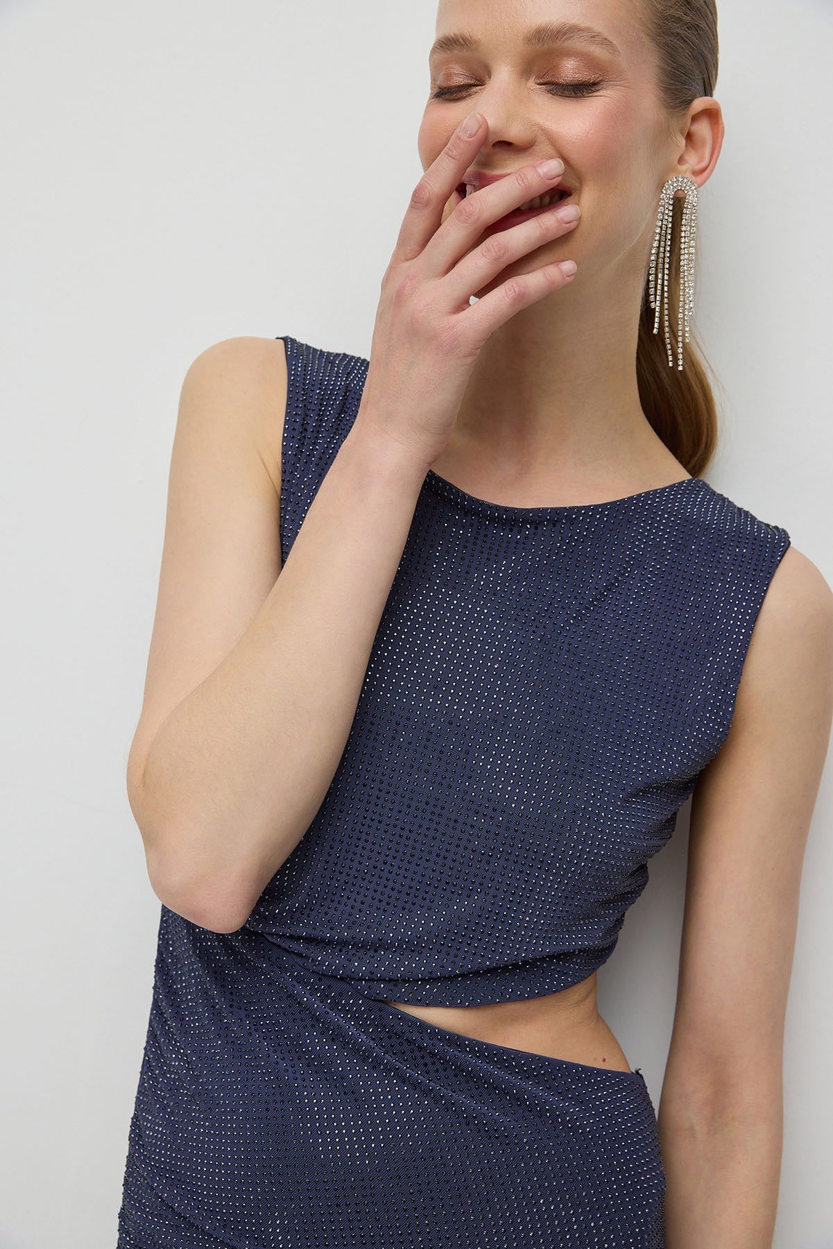 Verziertes Minikleid