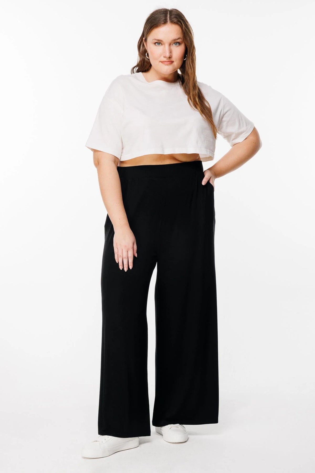 Stretchhose mit weitem Bein