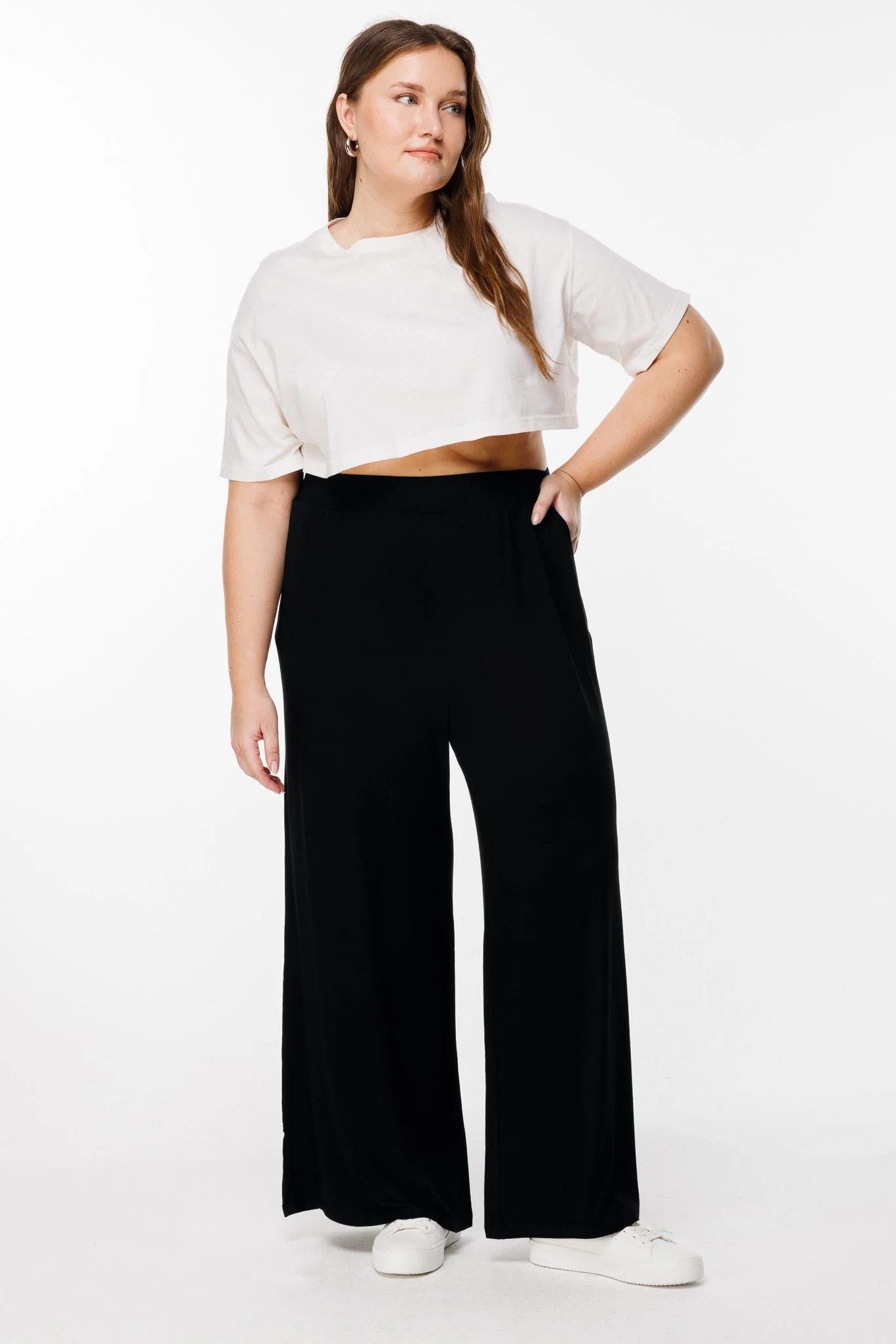 Stretchhose mit weitem Bein