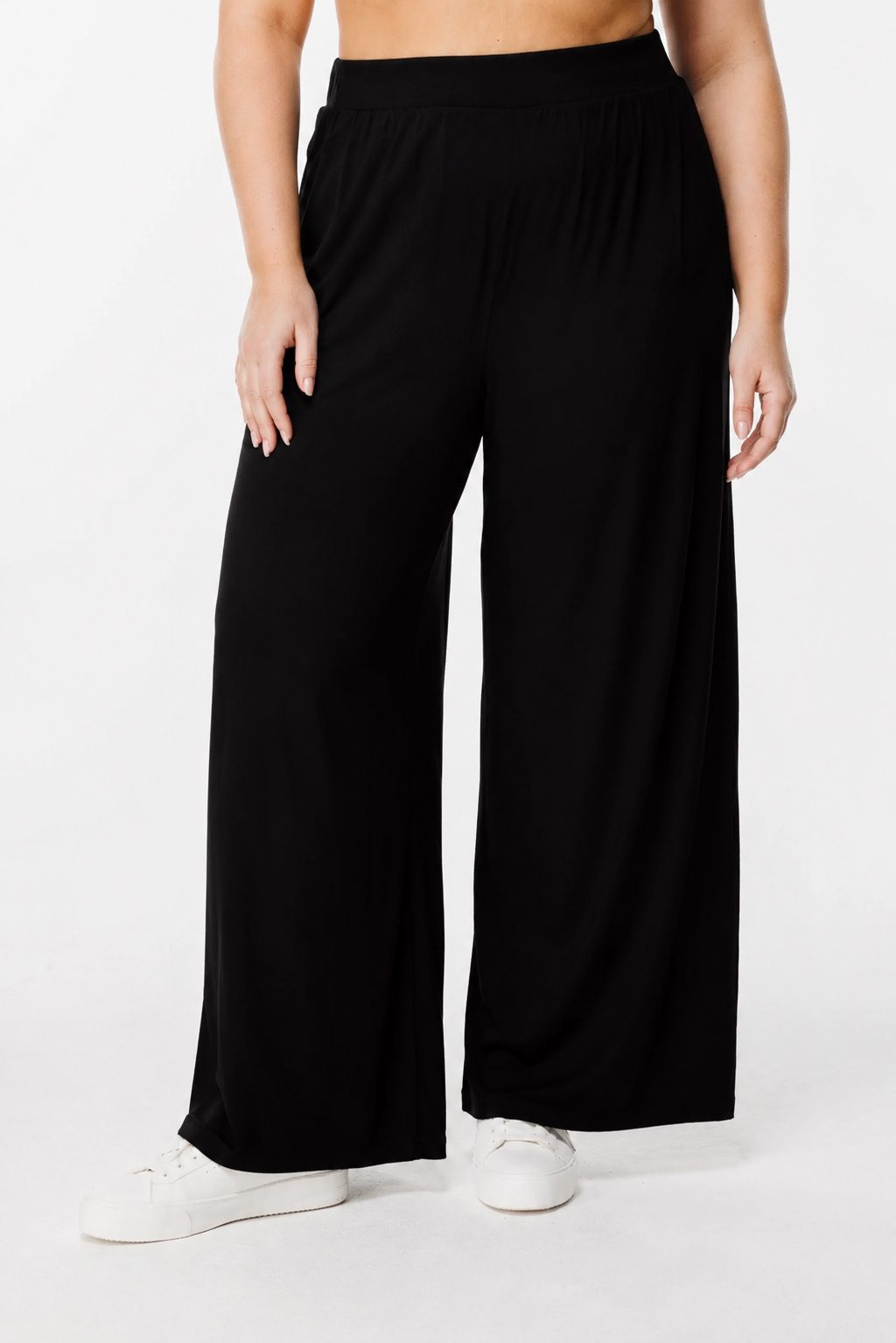 Stretchhose mit weitem Bein