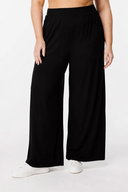 Stretchhose mit weitem Bein