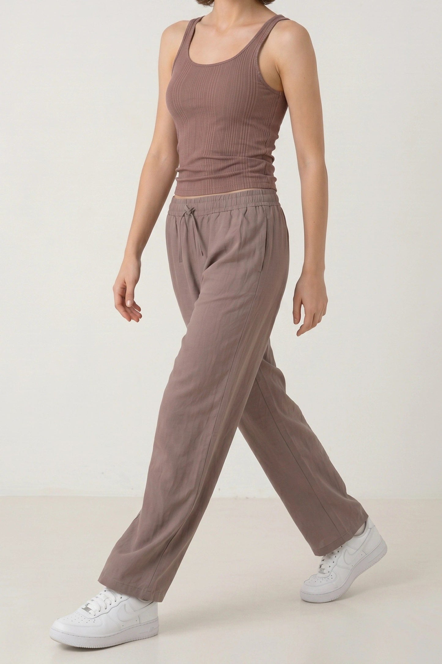 Weite Hosen mit weitem Bein