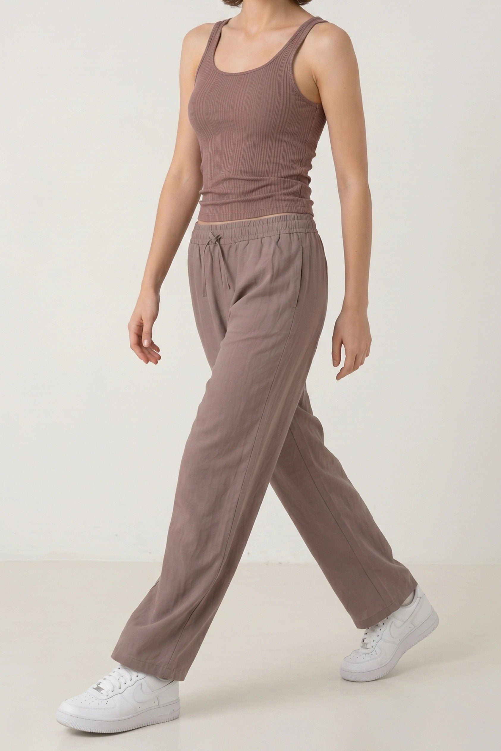 Weite Hosen mit weitem Bein