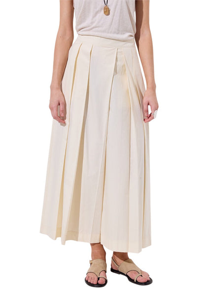Schwarze Hose mit Falten und weitem Bund