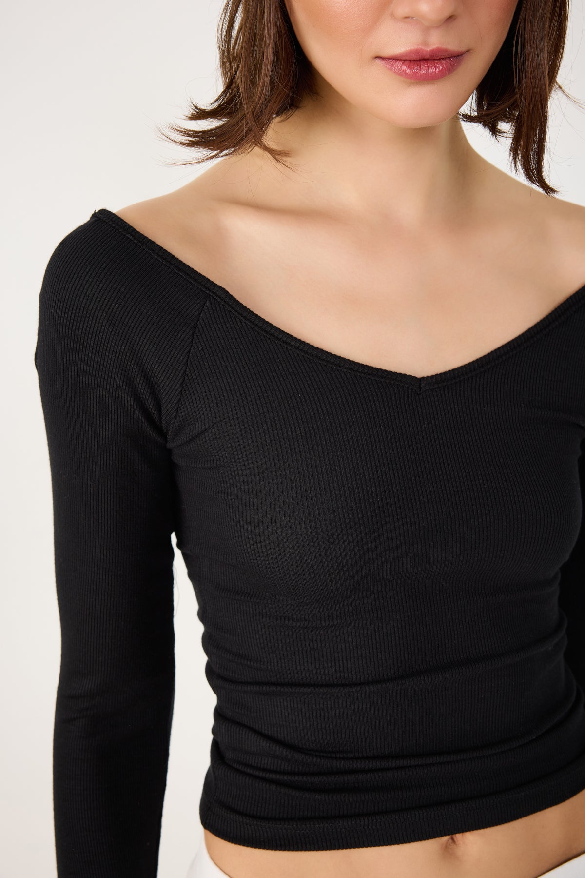 T-Shirt mit breitem Kragen